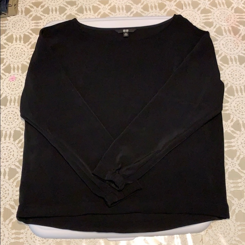 NWOT black uniqlo long sleeve